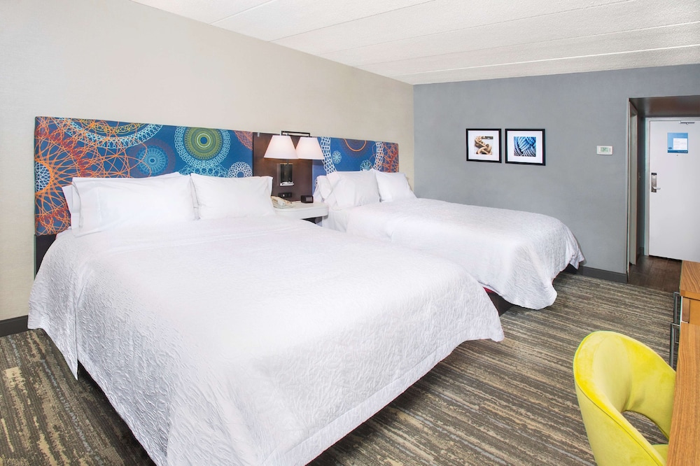Hampton Inn & Suites Annapolis - photo 10