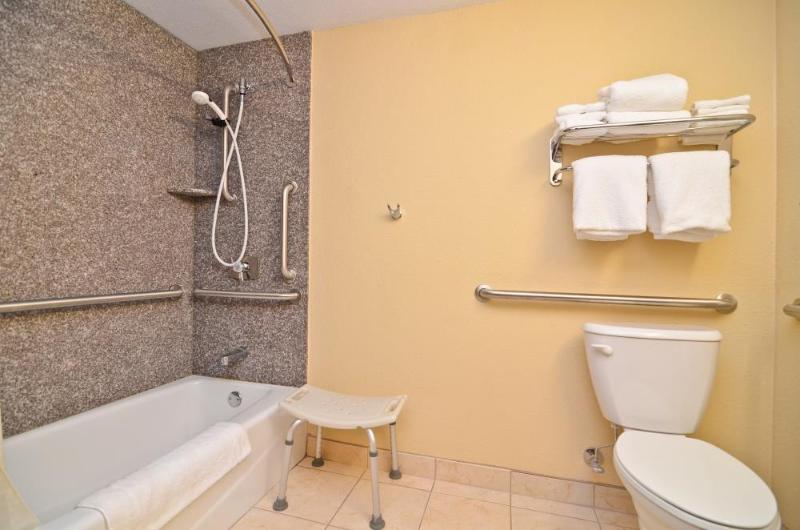 Best Western Plus Parkway Hotel - photo 56