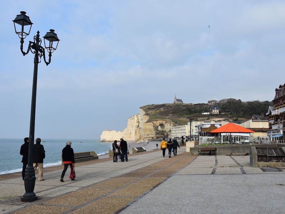 Cottage in Etretat 15min by Walk From the sea — 4-Star Luxury Hotel in Etretat, France