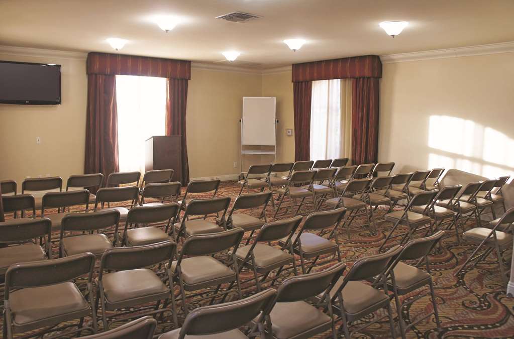 La Quinta Inn & Suites by Wyndham Moreno Valley - photo 33