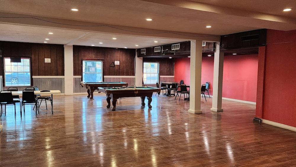 B&J Hotel and Apartment - photo 34