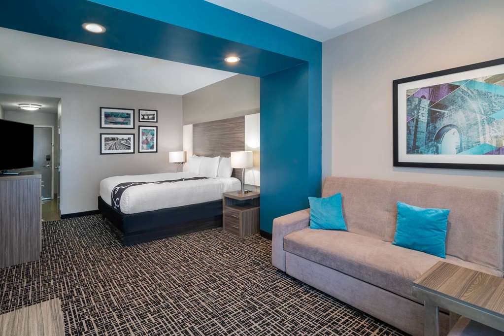 La Quinta Inn & Suites by Wyndham Forsyth - photo 26