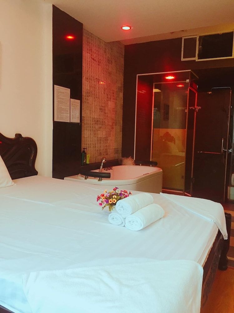 Bien Dong Hotel - last minute hotel in Hanoi