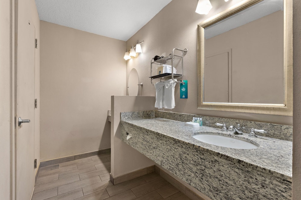 Quality Inn Wayne - photo 23