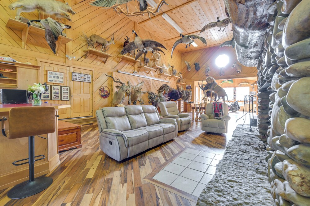 Salmon Vacation Rental w On site River Access - photo 27
