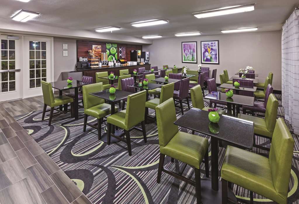 La Quinta Inn by Wyndham San Marcos - photo 54