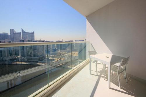Cosy Studio With Luxurious Pool in Business Bay Bayz Tower in Dubai, United Arab Emirates