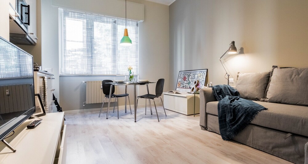 Hintown Via Carlone — 4-Star Luxury Hotel in Milan, Italy