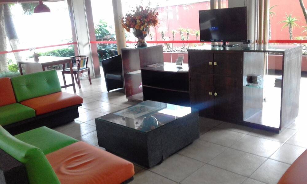 Alvear Hotel - last minute hotel in Curitiba