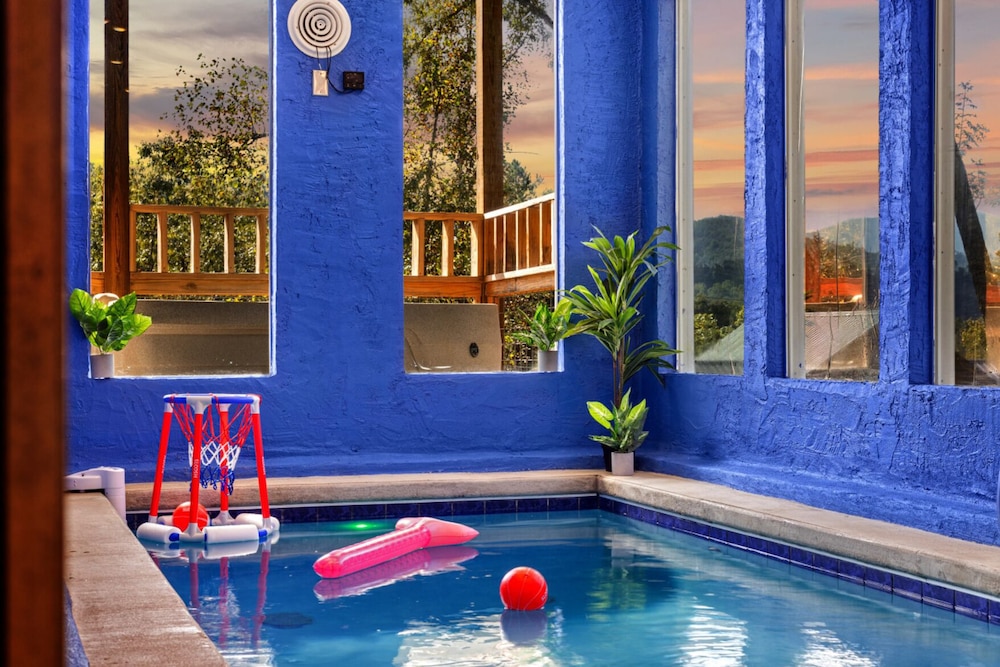Tranquil Mountain Getaway By Ghosal Luxury Lodging - photo 35