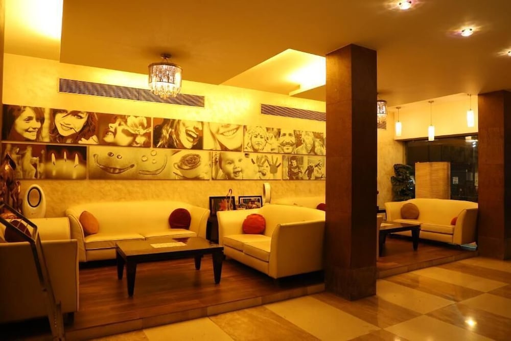Hotel Varun — hotel in Guna