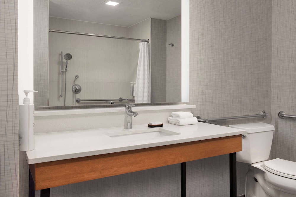 Embassy Suites La Quinta Hotel & Spa - photo 35