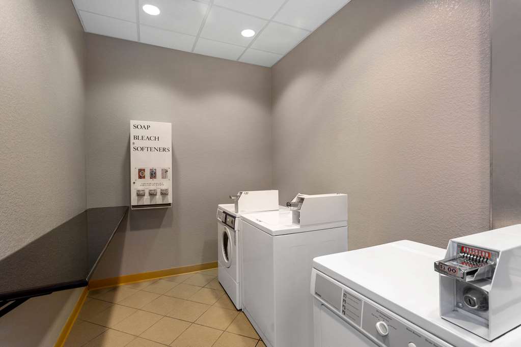 La Quinta Inn & Suites by Wyndham Sebring - photo 33