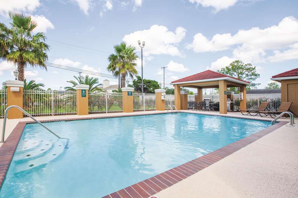 La Quinta Inn & Suites by Wyndham Bay City - photo 7