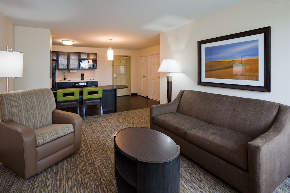 Candlewood Suites Dickinson ND by IHG - photo 8