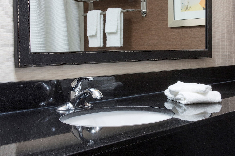 Fairfield Inn & Suites Terre Haute - photo 6