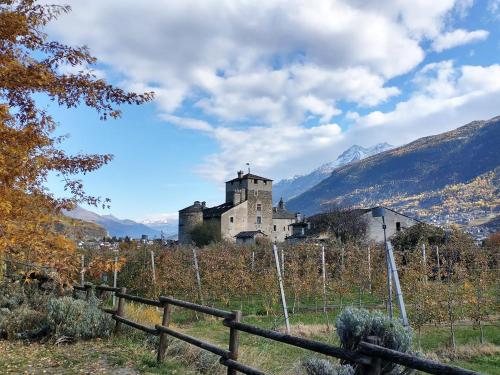Le Petit Coq Ampio e luminoso appartamento con vista — 4-Star Luxury Hotel in Saint-Pierre, Italy