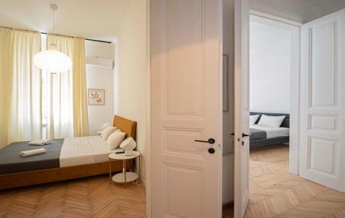 Chic 3BR Apt Near Fabrika By Wehost