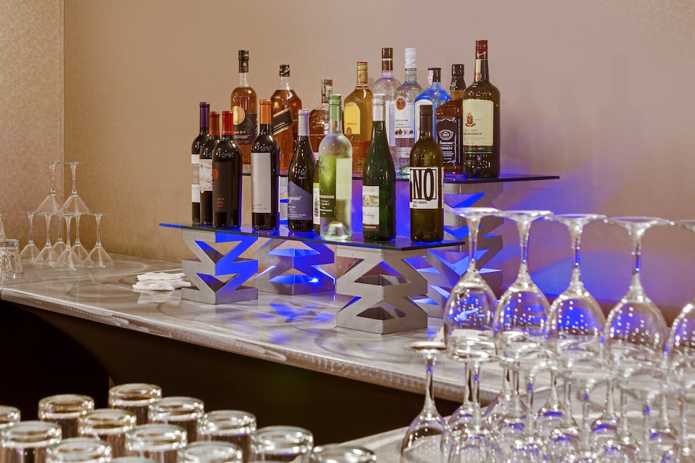 Crowne Plaza Milwaukee Airport by IHG - photo 55
