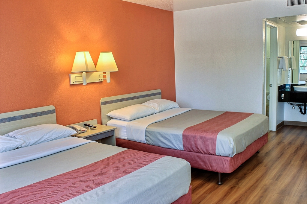 Motel 6 Coalinga CA East - photo 16