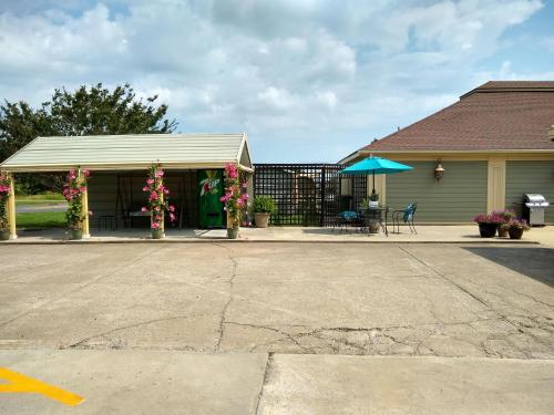 Southern Comfort Suites - photo 15