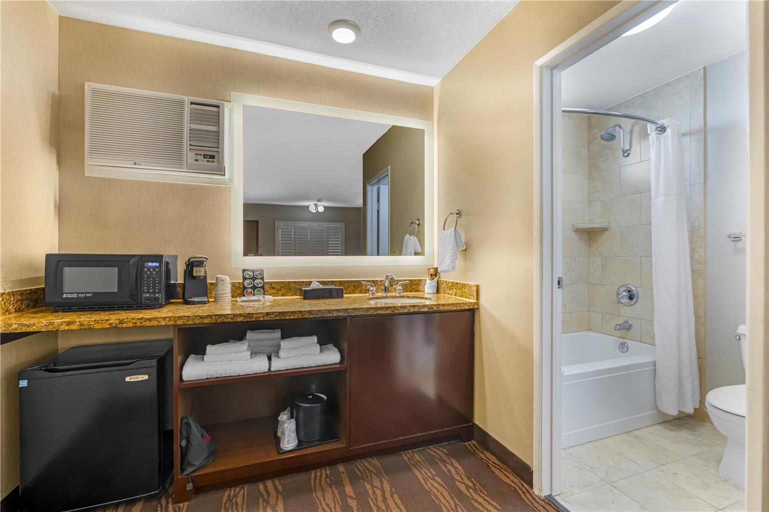 Best Western Plus Stovall's Inn - photo 38