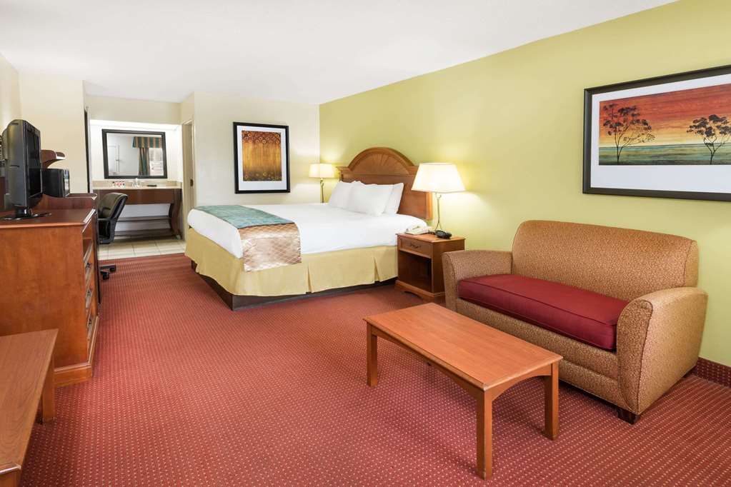 Baymont by Wyndham Orangeburg North - photo 7