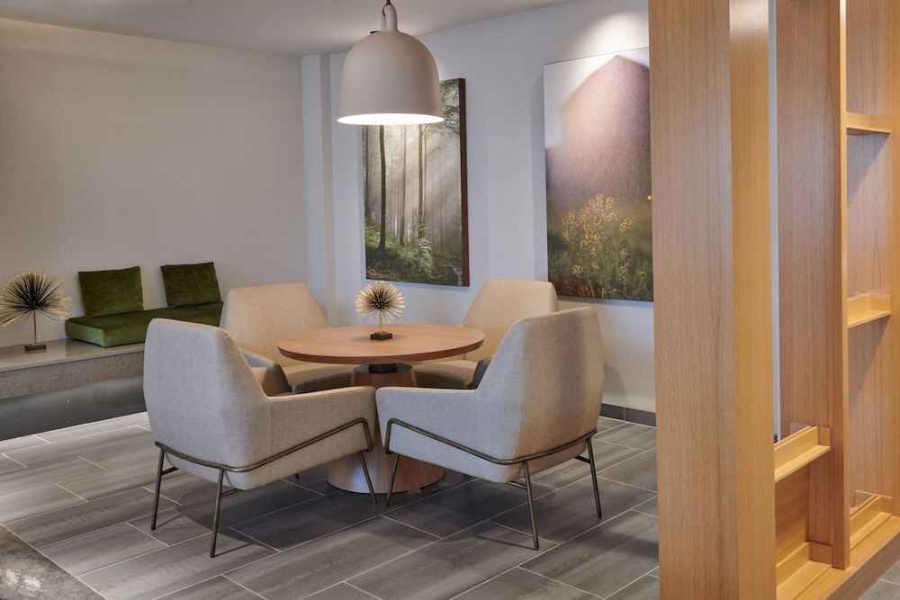 Fairfield Inn & Suites by Marriott Chicago O'Hare - photo 2