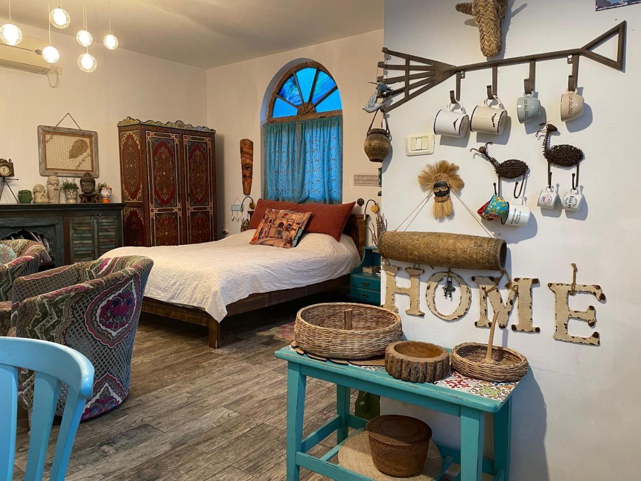 Zehava's Zimmer - last minute hotel in Unknown City