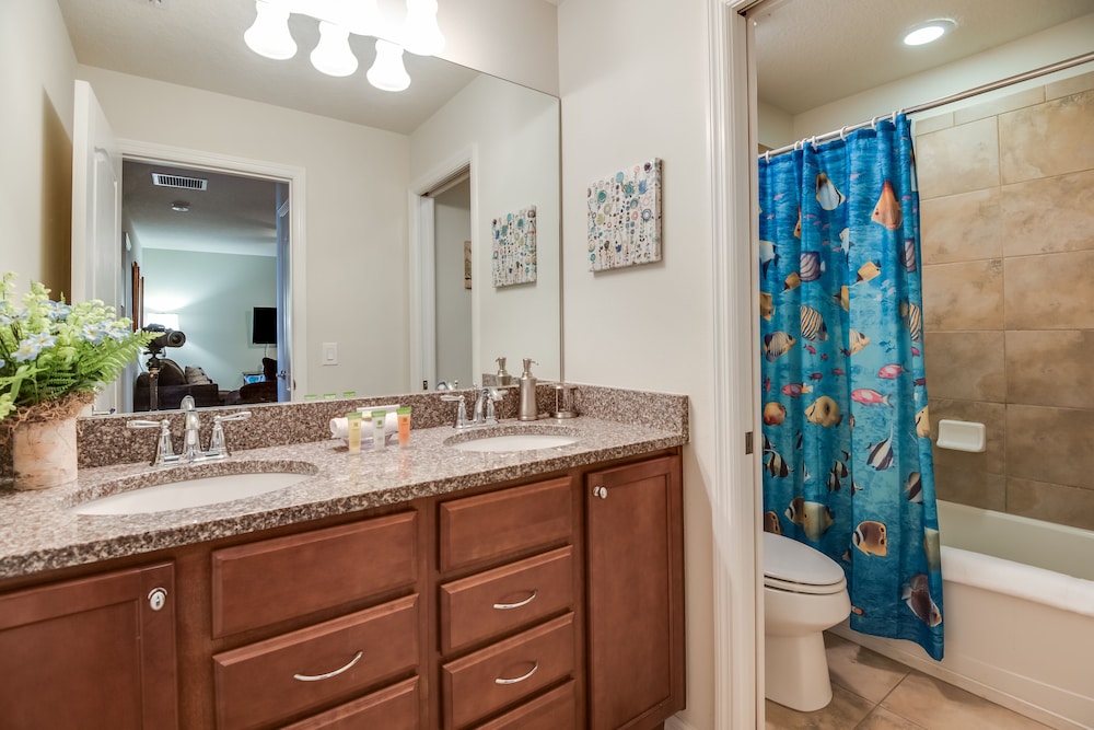 Townhome W private Pool & Free On site Water Park - photo 10