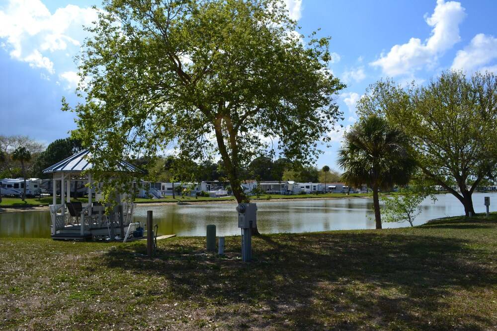 Winter Quarters Encore Manatee RV Resort - photo 6