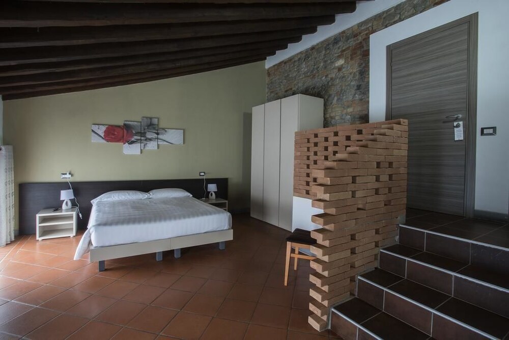 Dmora Retreat in Parma, Italy