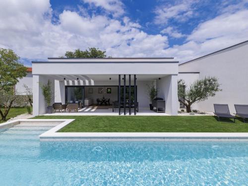 Holiday Home Villa Valla by Interhome — 4-Star Luxury Hotel in Marcana, Croatia
