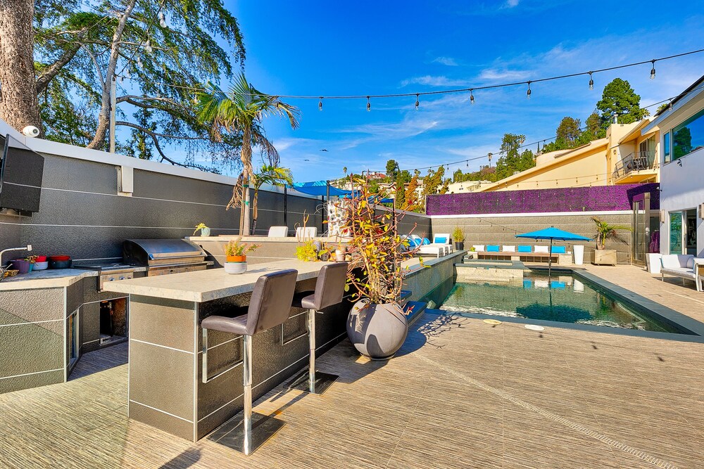 Hollywood Estate With Stunning Views - photo 67
