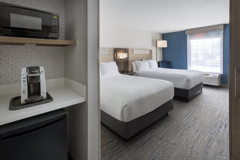 Holiday Inn Express Hotel & Suites Brattleboro by IHG - photo 27