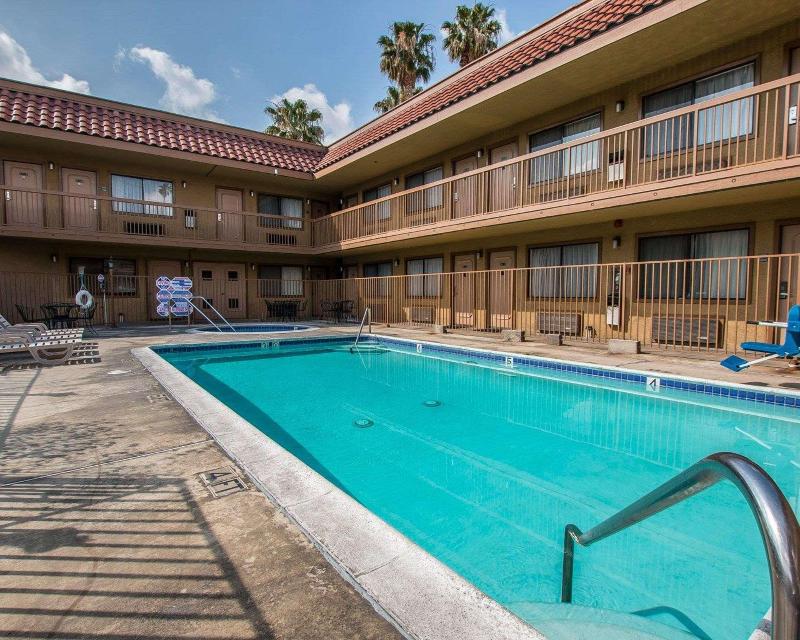Palm Inn Hotel near Tyler Mall Riverside - photo 29