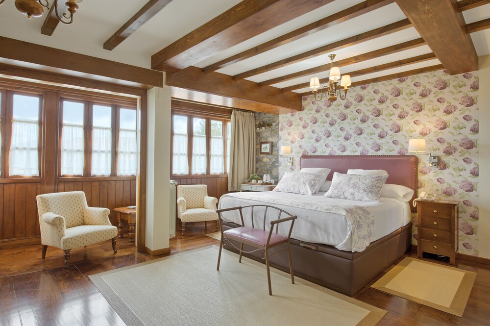 Casa Rural Llugar n I — 4-Star Luxury Hotel in Villaviciosa, Spain