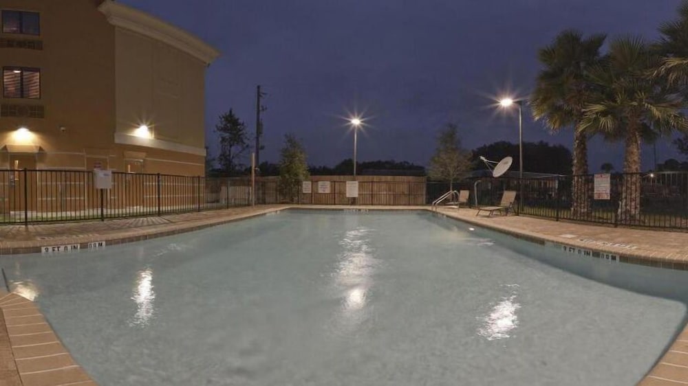 Holiday Inn Express & Suites Jacksonville Atlantic Beach by IHG - photo 21