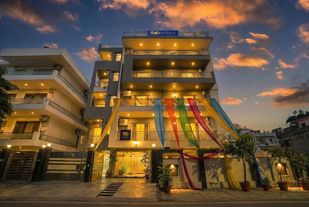OYO 17150 sweet home
