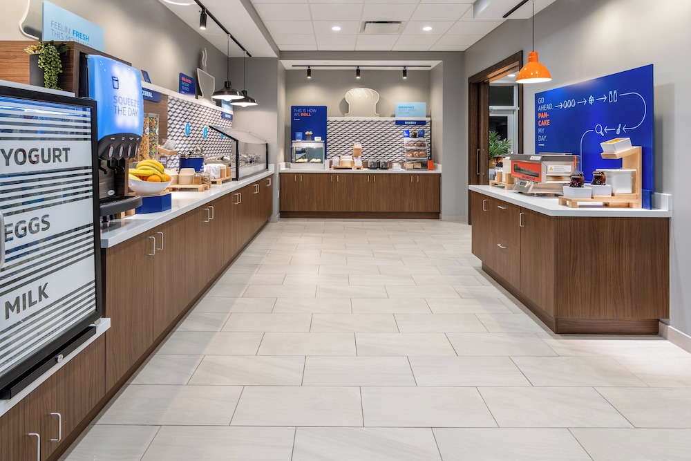 Holiday Inn Express & Suites Benson by IHG - photo 38
