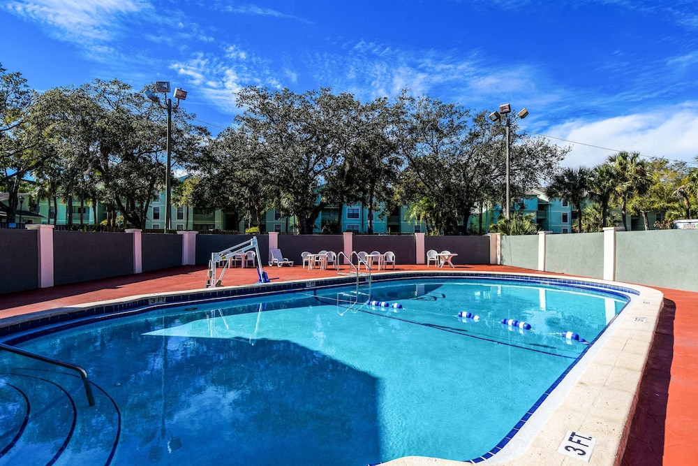 Econo Lodge Busch Gardens - photo 53