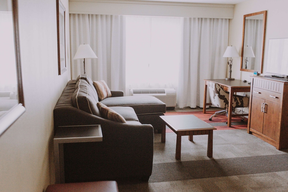 Hampton Inn & Suites Green River - photo 11