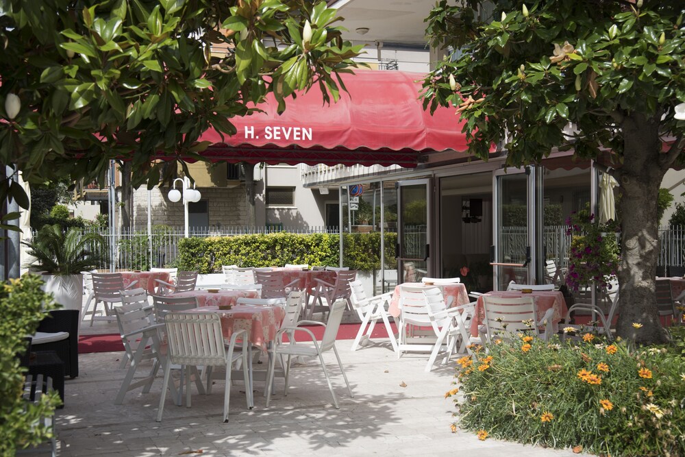 Hotel Seven - last minute hotel in Rimini