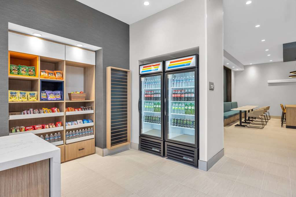 La Quinta Inn & Suites by Wyndham San Jose Airport Downtown - photo 78