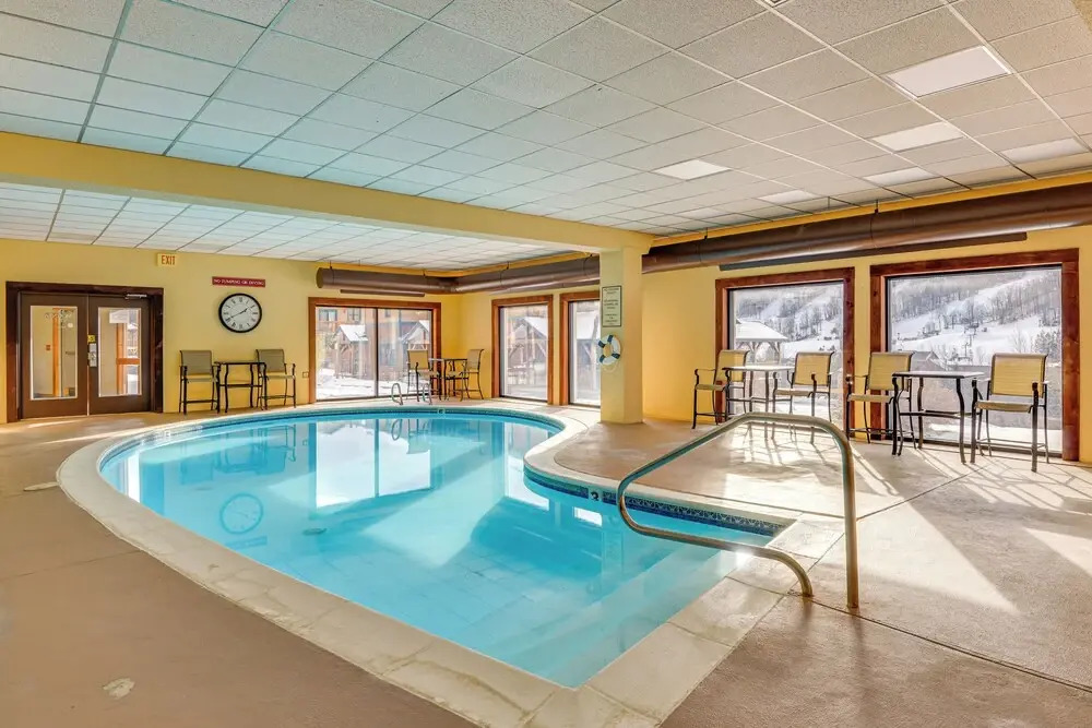 Walk to Mount Snow Resort: Unit w Pool & Hot Tubs - photo 9