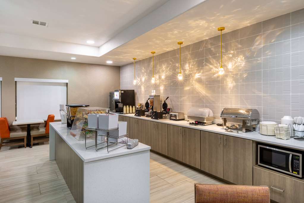 La Quinta Inn & Suites by Wyndham New Braunfels - photo 63