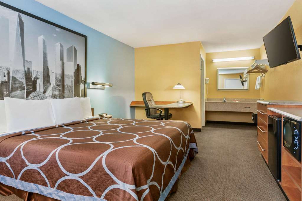 Super 8 by Wyndham Findlay - photo 10