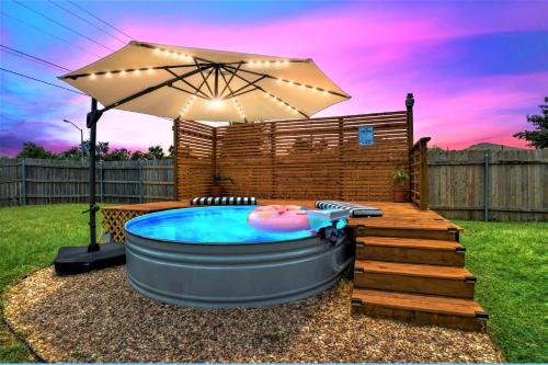Cowboy Pool Large Patio King Bed Firepit Table Pet Friendly in Round Rock, United States