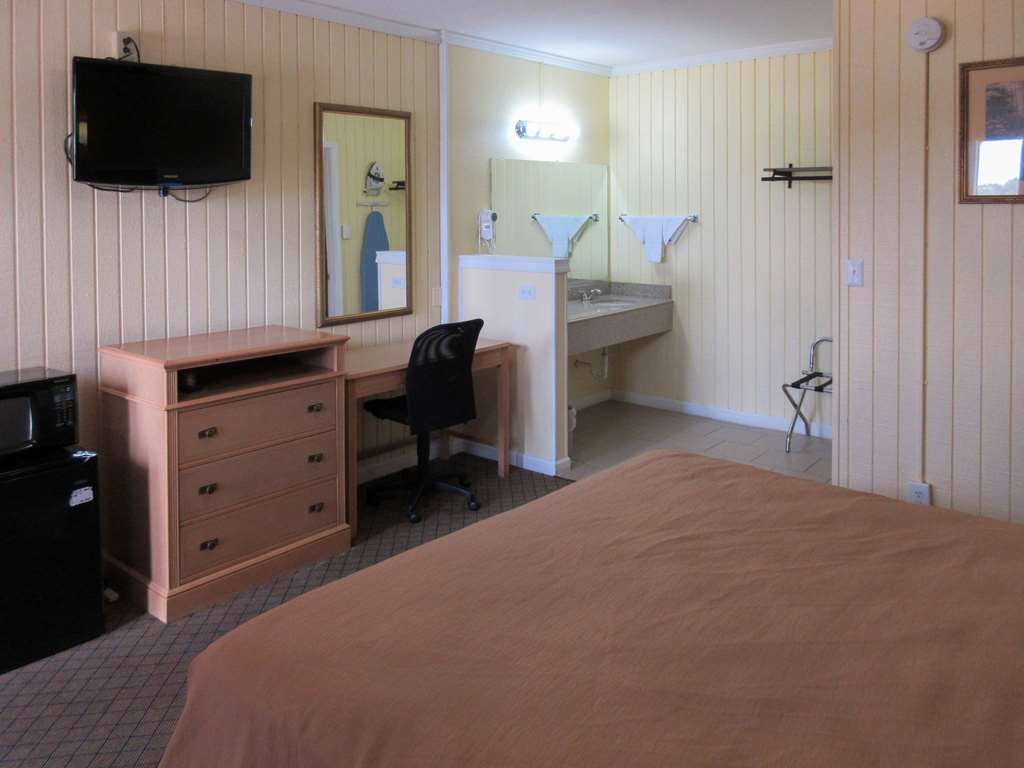 Rodeway Inn Kansas City Downtown Area - photo 12