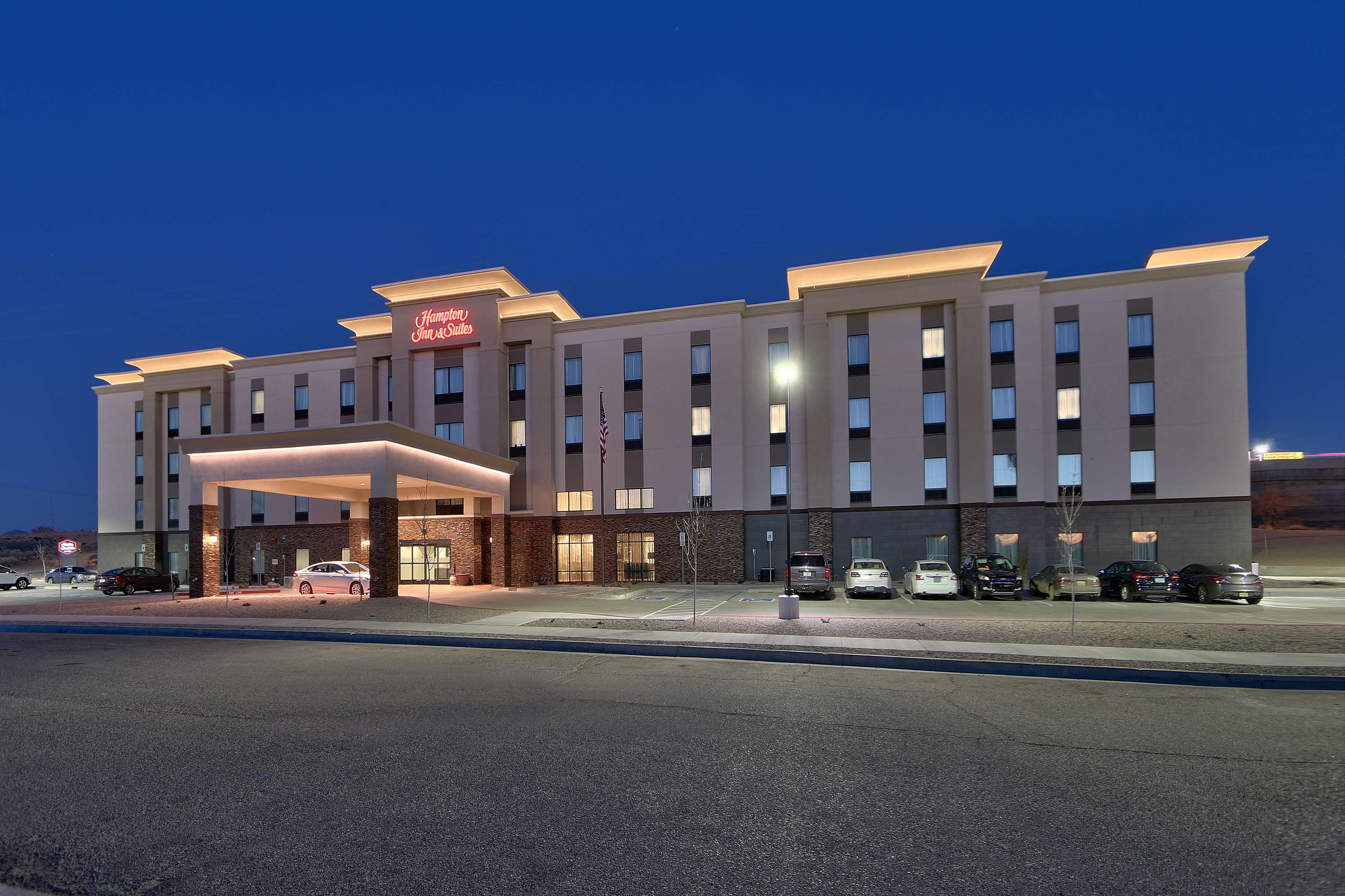 Hampton Inn & Suites Albuquerque Airport - photo 2